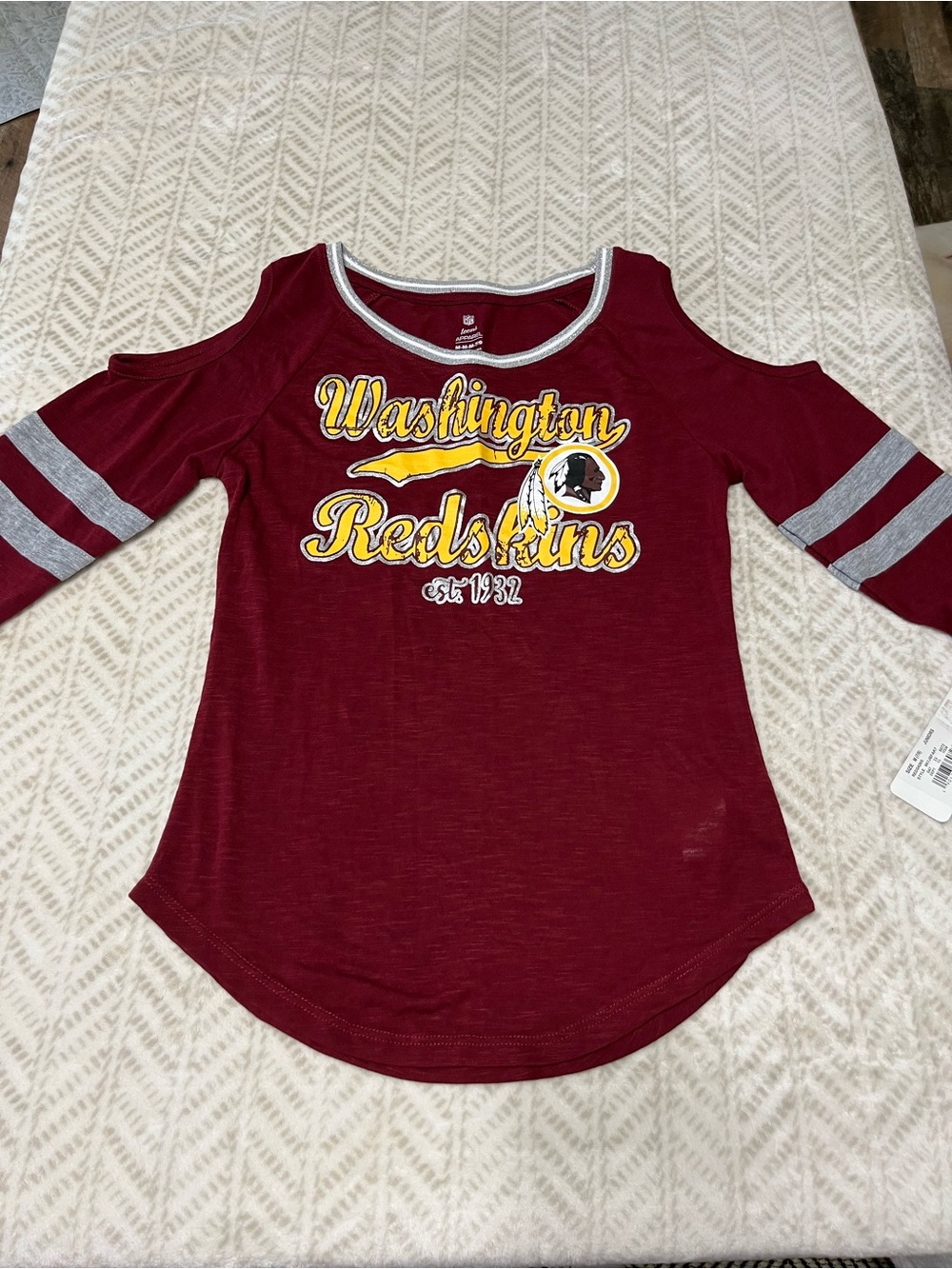 Washington Redskins Cold-Shoulder Tee in Burgundy and Gold M 7-9